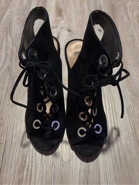 Steve Madden Black Lace-Up Peep Toe Heels